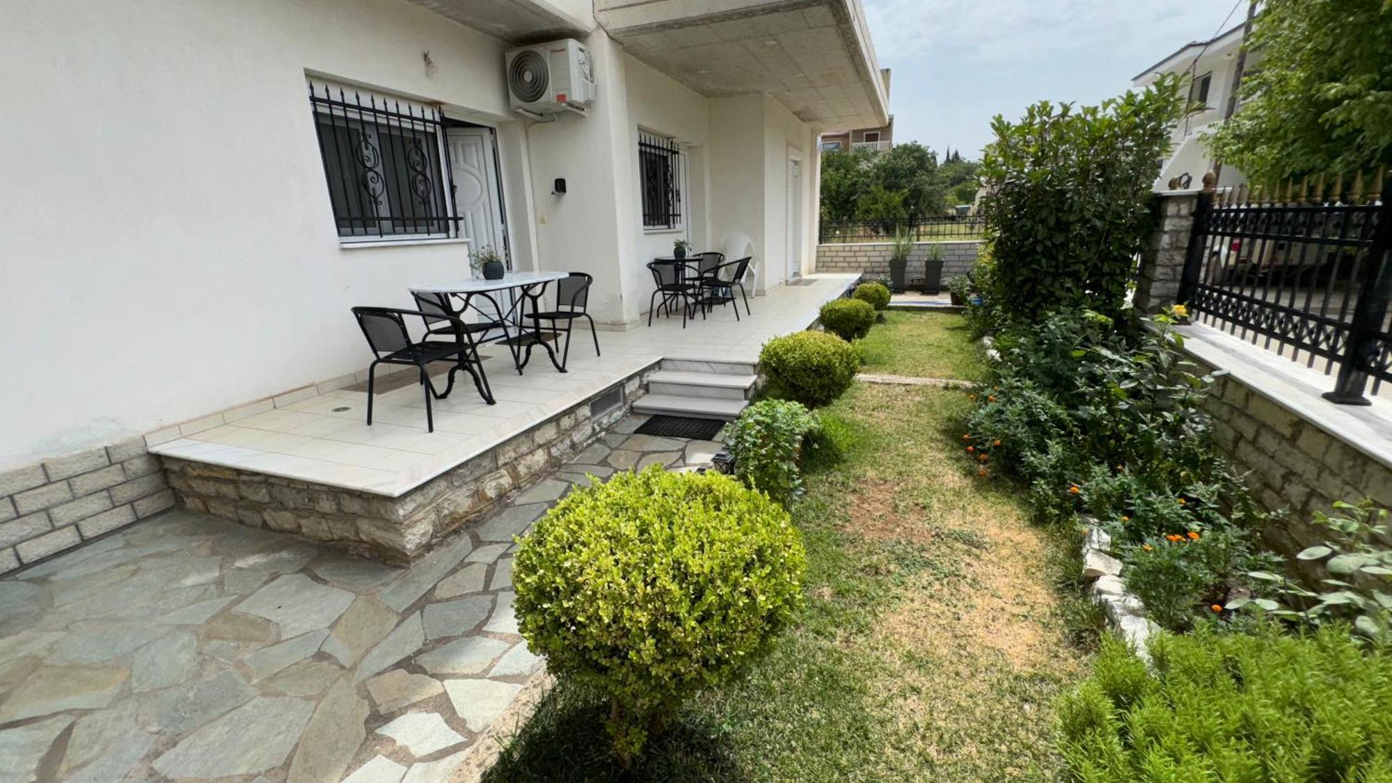 Petit House Under The Rocks Διαμέρισμα Καλαμπάκα Εξωτερικό φωτογραφία
